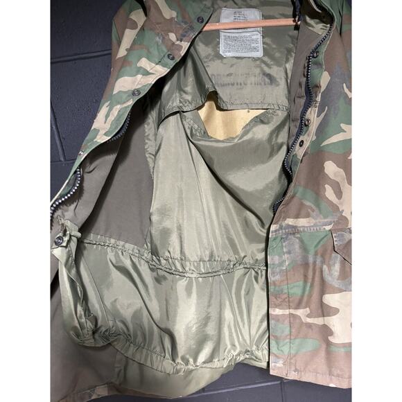 US Military Cold Weather Parka Desert Camo Jacket Men’s Large *No Zipper* - Picture 5 of 9